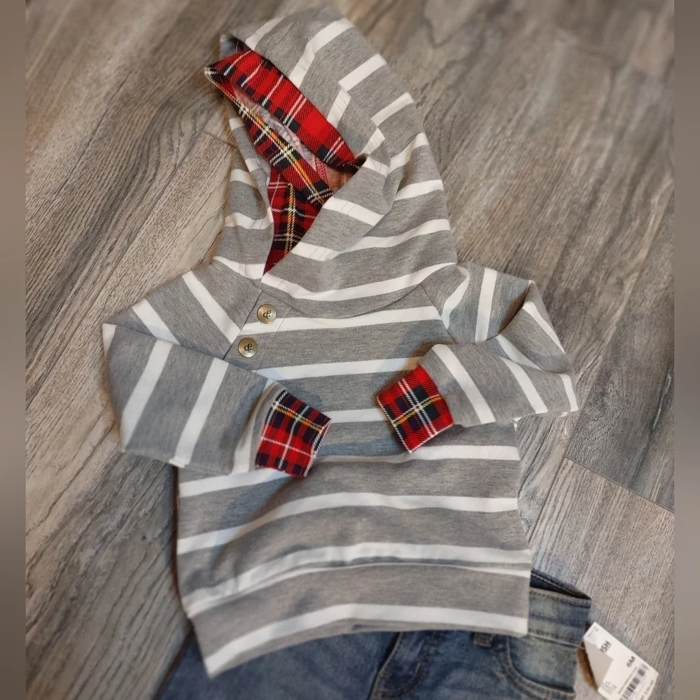 Oskosh B'gosh Boys Classic Jeans and Ampersand Ave Holiday Hoodie Set Sz 6M